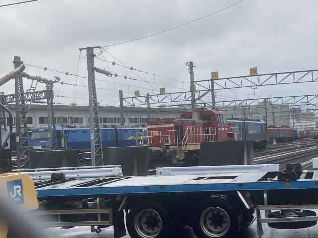 隅田川貨物駅のブルーサンダーと金太郎さん
